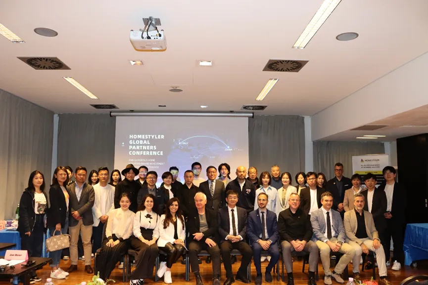 米蘭掀起&ldquo;3D+AI&rdquo;科技熱潮，居然之家攜手居然設(shè)計(jì)家亮相第62屆米蘭國(guó)際家具展