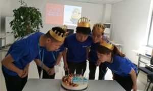 濃情家文化，恩情暖人心&mdash;&mdash;中岳店舉辦第三季度員工生日會